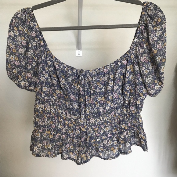 NWT Forever 21 Blue Floral Print Puff Sleeve Ruched top size L Last Chance! - Picture 1 of 7